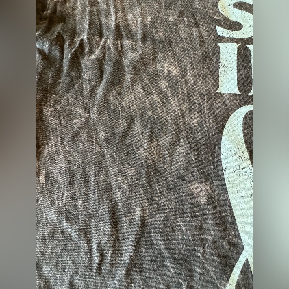 A perfect vintage style tee! - Picture 3 of 5